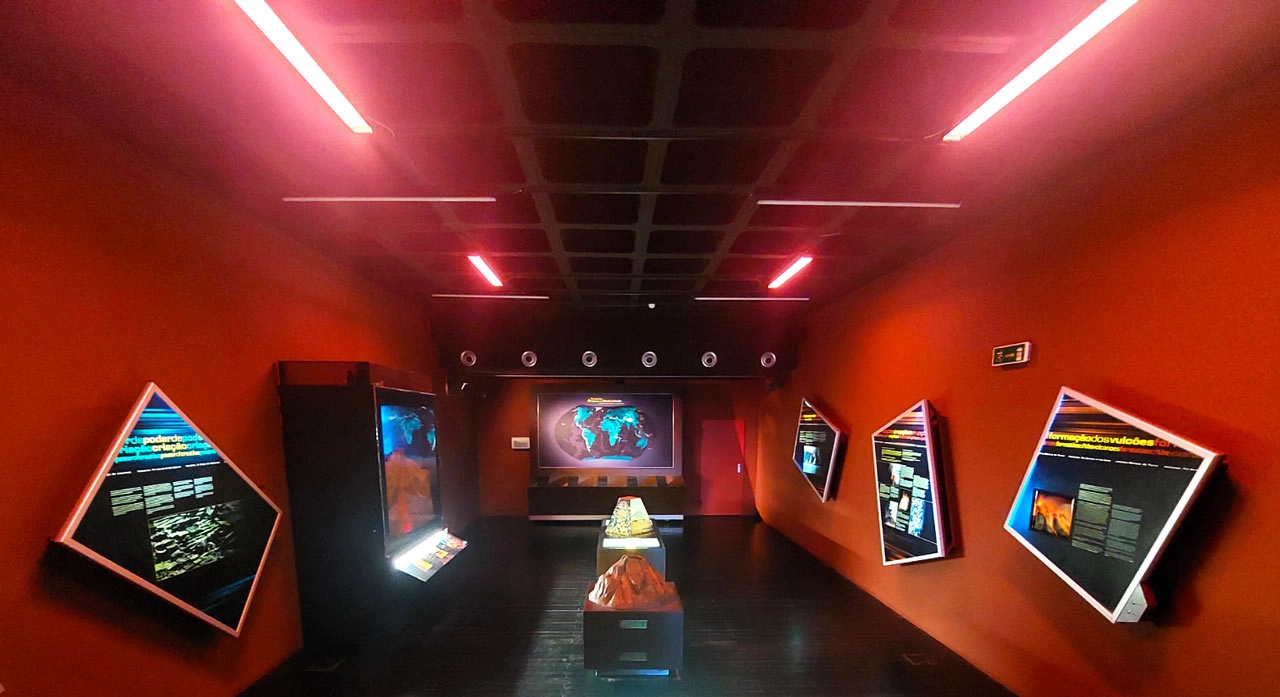 Open Volcanism Center at the Sao Vicente Caves